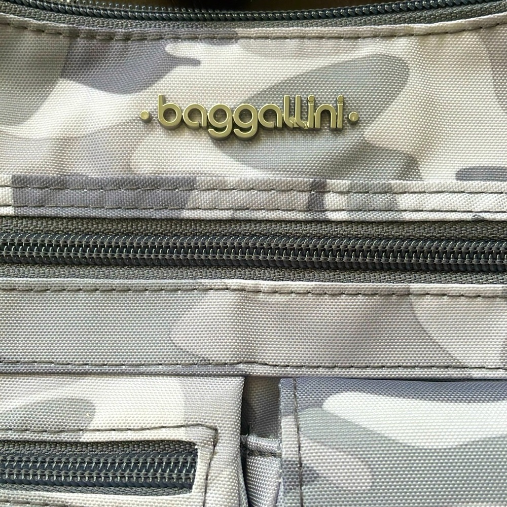 Baggallini Purse